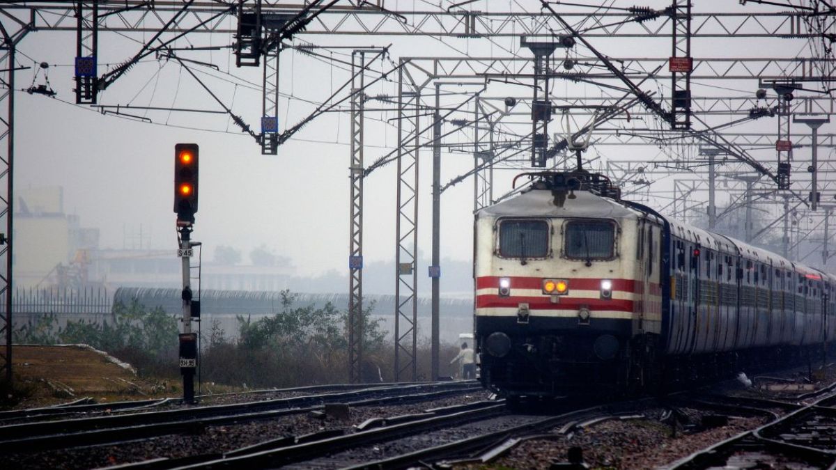 Train Travel Facing Difficulties During Rail Journey? Register Your